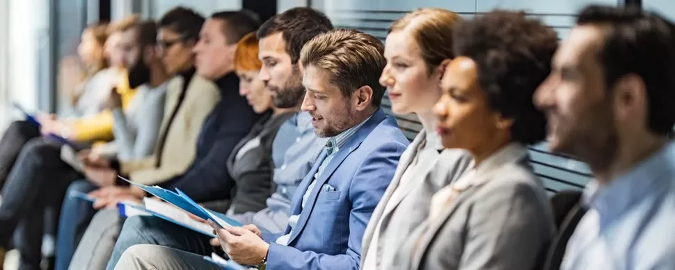 Professionisti in attesa di un colloquio di lavoro